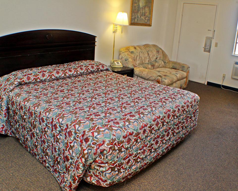 American Dream Inn Elk City Room photo